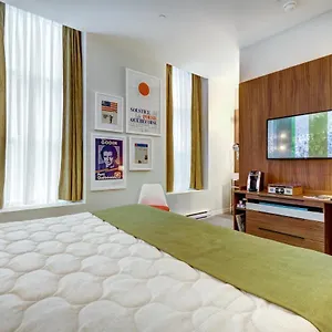 **** Hotel Uville Canada