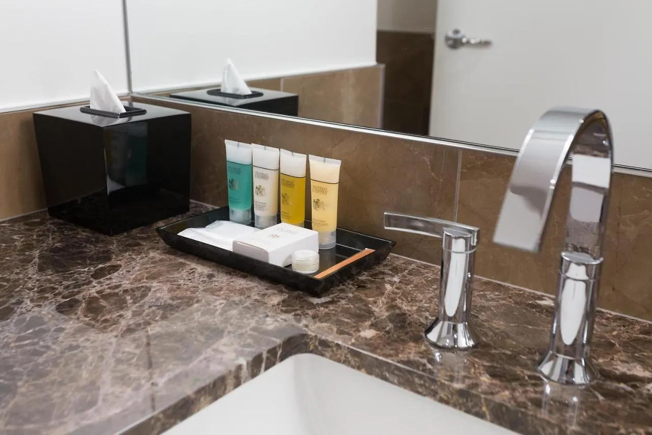 ****  Sutton Place Hotel Торонто Канада
