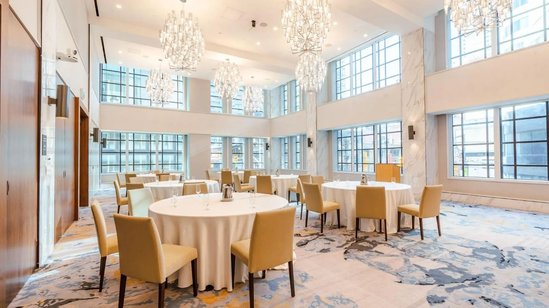 Sutton Place Hotel Торонто